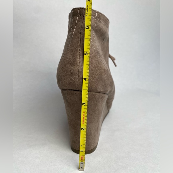 Tan Faux Suede Wedge Lace-Up Women's Booties Azlexie Size 11M - Picture 14 of 15